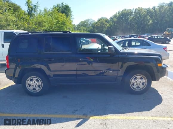 ✅ 2017 Jeep Patriot 75th Anniversary • VIN: 1C4NJPBB0HD102106 • Лот: 43091539. Опубликован ранее на IAAI с пробегом 253 797 миль. Бесплатный доступ к архиву аукционных продаж из США и подробный отчёт об истории автомобиля на DreamBid. Изображение 13.