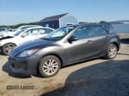 ✅ 2013 Mazda 3 i Touring • VIN: JM1BL1LP2D1775124 • Лот: 66806315. Опубликован ранее на Copart с пробегом 261 009 миль. Бесплатный доступ к архиву аукционных продаж из США и подробный отчёт об истории автомобиля на DreamBid. Изображение 1.