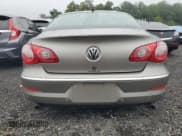 ✅ 2009 Volkswagen CC 4Motion • VIN: WVWGU73C19E526431 • Лот: 69520435. Опубликован ранее на Copart с пробегом 175 939 миль. Бесплатный доступ к архиву аукционных продаж из США и подробный отчёт об истории автомобиля на DreamBid. Изображение 6.