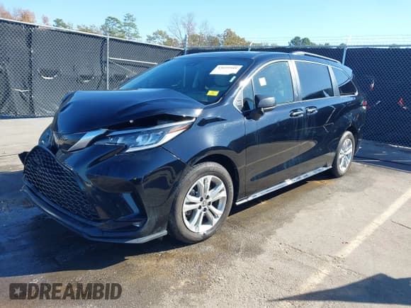 ✅ 2022 Toyota Sienna XSE • VIN: 5TDXSKFC2NS044270 • Lot: 43699989. Listed on IAAI with 5,561 mi. Free auction sales archive from the USA and detailed vehicle history report at DreamBid. Image 17.