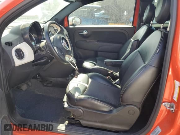 ✅ 2017 FIAT 500e • VIN: 3C3CFFGE7HT544532 • Lot: 70640495. Listed on Copart with 111,403 mi. Free auction sales archive from the USA and detailed vehicle history report at DreamBid. Image 7.
