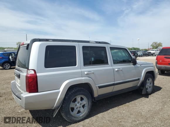 ✅ 2008 Jeep Commander Sport • VIN: 1J8HG48K58C186407 • Лот: 56226795. Опубликован ранее на Copart с пробегом 109 577 миль. Бесплатный доступ к архиву аукционных продаж из США и подробный отчёт об истории автомобиля на DreamBid. Изображение 3.