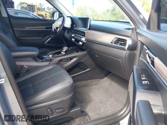 ✅ 2022 Kia Telluride EX • VIN: 5XYP34HC5NG312800 • Lot: 43560844. Wystawiony na IAAI z przebiegiem 31 164 mil. Bezpłatny archiwum sprzedaży aukcyjnych z USA i szczegółowy raport historii pojazdu na DreamBid. Zdjęcie 5.