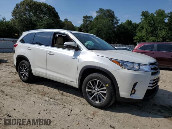 ✅ 2017 Toyota Highlander Hybrid XLE • VIN: 5TDJGRFH0HS033641 • Lot: 62172615. Listed on Copart with 56,517 mi. Free auction sales archive from the USA and detailed vehicle history report at DreamBid. Image 4.
