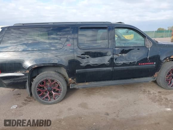 ✅ 2007 Chevrolet Suburban LT • VIN: 1GNFK16337J368602 • Lot: 43386223. Wystawiony na IAAI z przebiegiem 161 551 mil. Bezpłatny archiwum sprzedaży aukcyjnych z USA i szczegółowy raport historii pojazdu na DreamBid. Zdjęcie 6.