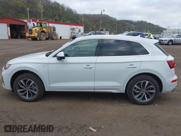✅ 2022 Audi Q5 S line Premium Plus • VIN: WA1EAAFY2N2014414 • Lot: 42069743. Wystawiony na IAAI z przebiegiem 44 654 mil. Bezpłatny archiwum sprzedaży aukcyjnych z USA i szczegółowy raport historii pojazdu na DreamBid. Zdjęcie 15.