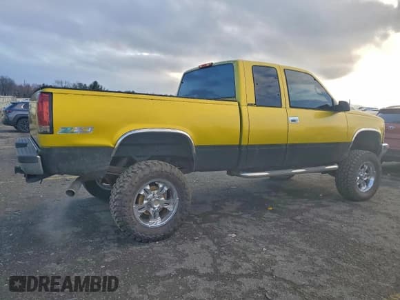 ✅ 1997 Chevrolet Silverado 1500 • VIN: 2GCEK19R3V1276692 • Lot: 94950975. Listed on Copart with 175,827 mi. Free auction sales archive from the USA and detailed vehicle history report at DreamBid. Image 3.