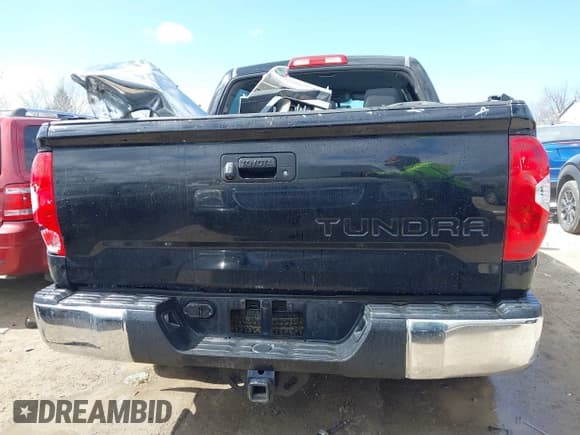 ✅ 2016 Toyota Tundra SR5 • VIN: 5TFEM5F13GX102952 • Lot: 41881999. Listed on IAAI with 106,065 mi. Free auction sales archive from the USA and detailed vehicle history report at DreamBid. Image 17.