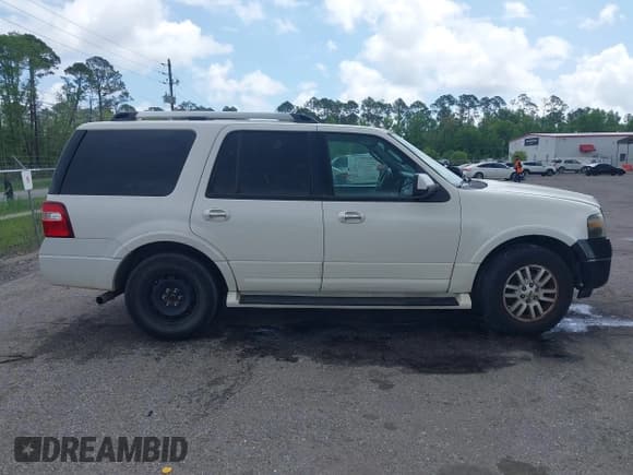 ✅ 2012 Ford Expedition Limited • VIN: 1FMJU2A55CEF54037 • Lot: 42014180. Wystawiony na IAAI z przebiegiem 209 086 mil. Bezpłatny archiwum sprzedaży aukcyjnych z USA i szczegółowy raport historii pojazdu na DreamBid. Zdjęcie 14.