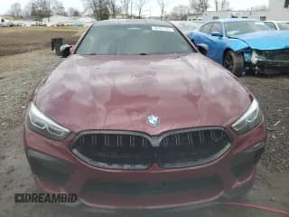✅ 2021 BMW M8 • VIN: WBSGV0C03MCF60039 • Lot: 39737763. Wystawiony na Copart z przebiegiem Nie podano. Bezpłatny archiwum sprzedaży aukcyjnych z USA i szczegółowy raport historii pojazdu na DreamBid. Zdjęcie 5.