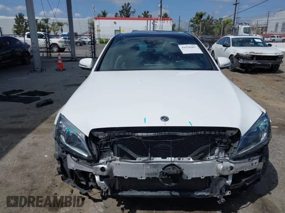 ✅ 2020 Mercedes-Benz C 300 • VIN: WDDWF8EB9LR551406 • Lot: 41958407. Wystawiony na IAAI z przebiegiem 61 663 mil. Bezpłatny archiwum sprzedaży aukcyjnych z USA i szczegółowy raport historii pojazdu na DreamBid. Zdjęcie 13.