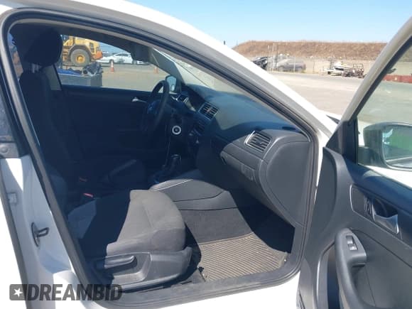 ✅ 2012 Volkswagen Jetta S • VIN: 3VW2K7AJ8CM351627 • Lot: 43259757. Listed on IAAI with 164,332 mi. Free auction sales archive from the USA and detailed vehicle history report at DreamBid. Image 5.