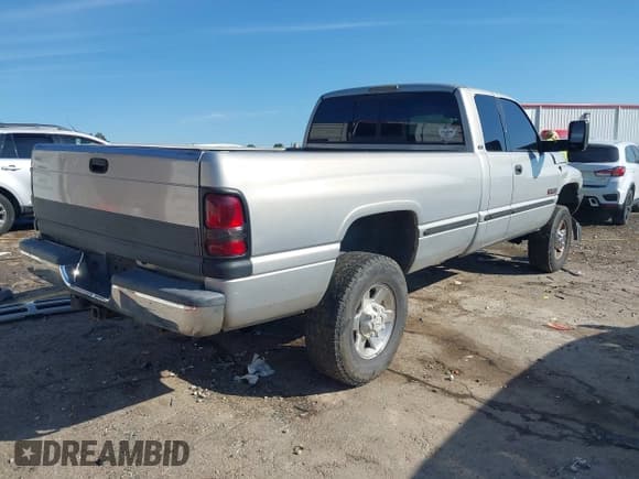 ✅ 1999 Dodge 2500 • VIN: 1B7KF2361XJ522188 • Лот: 43246118. Опубликован ранее на IAAI с пробегом 245 887 миль. Бесплатный доступ к архиву аукционных продаж из США и подробный отчёт об истории автомобиля на DreamBid. Изображение 4.