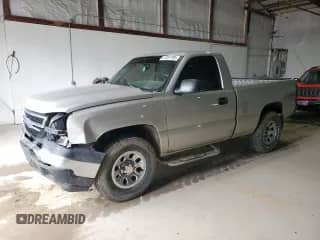 2006 Chevrolet Silverado 1500 Work Truck z VIN 3GCEK14V06G190270, wystawiony jako Copart lot #47387795 z przebiegiem 110 847 mil mil oraz Szkoda całkowita • Salvage title. Historia ofert i sprzedaży dostępna na DreamBid. Obrazek 1.