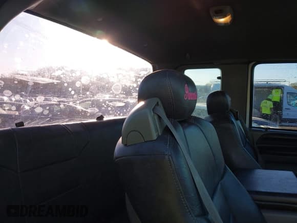 ✅ 2005 Ford F-250 XL • VIN: 1FTSX205X5EA85385 • Lot: 43643495. Wystawiony na IAAI z przebiegiem 432 235 mil. Bezpłatny archiwum sprzedaży aukcyjnych z USA i szczegółowy raport historii pojazdu na DreamBid. Zdjęcie 8.