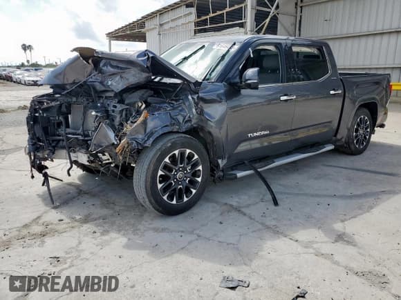 ✅ 2022 Toyota Tundra Limited • VIN: 5TFJA5AB8NX018016 • Lot: 61646435. Listed on Copart with 40,480 mi. Free auction sales archive from the USA and detailed vehicle history report at DreamBid. Image 1.