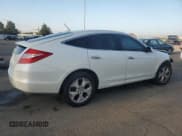 ✅ 2011 Honda Crosstour EX-L • VIN: 5J6TF2H53BL001162 • Лот: 84003805. Опубликован ранее на Copart с пробегом 272 044 миль. Бесплатный доступ к архиву аукционных продаж из США и подробный отчёт об истории автомобиля на DreamBid. Изображение 3.