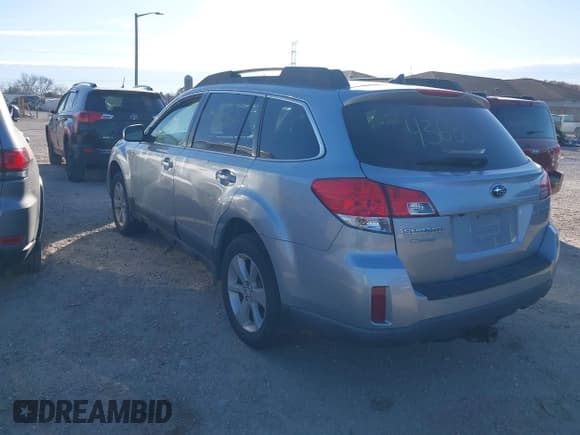 ✅ 2014 Subaru Outback Premium • VIN: 4S4BRCDC7E3306960 • Лот: 43688625. Опубликован ранее на IAAI с пробегом 174 099 миль. Бесплатный доступ к архиву аукционных продаж из США и подробный отчёт об истории автомобиля на DreamBid. Изображение 3.