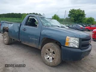 ✅ 2011 Chevrolet Silverado 1500 Work Truck • VIN: 1GCNKPE00BZ461618 • Lot: 42307902. Wystawiony na IAAI z przebiegiem 130 511 mil. Bezpłatny archiwum sprzedaży aukcyjnych z USA i szczegółowy raport historii pojazdu na DreamBid. Zdjęcie 1.
