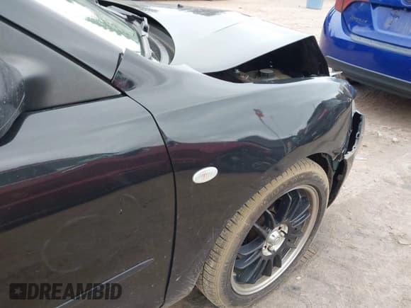 ✅ 2008 Mazda 3 i Sport • VIN: JM1BK12F881166055 • Lot: 43501039. Listed on IAAI with 81,810 mi. Free auction sales archive from the USA and detailed vehicle history report at DreamBid. Image 13.