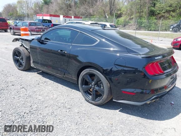 ✅ 2022 Ford Mustang GT • VIN: 1FA6P8CF9N5122151 • Lot: 42011876. Listed on IAAI with 29,088 mi. Free auction sales archive from the USA and detailed vehicle history report at DreamBid. Image 3.