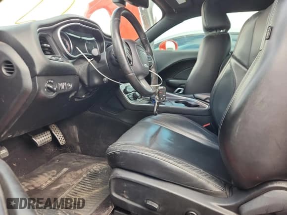 ✅ 2017 Dodge Challenger SXT • VIN: 2C3CDZAG0HH594733 • Lot: 81152695. Wystawiony na Copart z przebiegiem 132 202 mil. Bezpłatny archiwum sprzedaży aukcyjnych z USA i szczegółowy raport historii pojazdu na DreamBid. Zdjęcie 7.