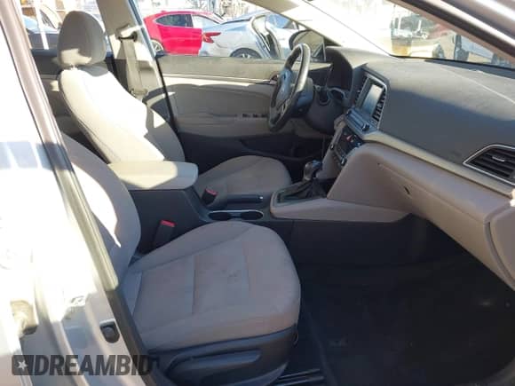 ✅ 2018 Hyundai Elantra Value Edition • VIN: 5NPD84LF8JH318308 • Лот: 43455318. Опубликован ранее на IAAI с пробегом 68 739 миль. Бесплатный доступ к архиву аукционных продаж из США и подробный отчёт об истории автомобиля на DreamBid. Изображение 5.