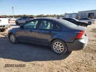 ✅ 2008 Volvo S40 2.4L • VIN: YV1MS382482383373 • Lot: 92477475. Listed on Copart with 172,765 mi. Free auction sales archive from the USA and detailed vehicle history report at DreamBid. Image 2.