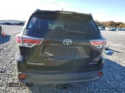 ✅ 2016 Toyota Highlander XLE • VIN: 5TDJKRFH0GS506628 • Lot: 92035275. Listed on Copart with 124,874 mi. Free auction sales archive from the USA and detailed vehicle history report at DreamBid. Image 6.