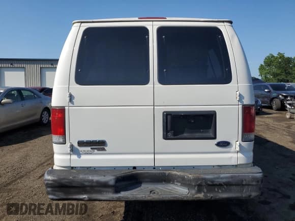 ✅ 2008 Ford Econoline Passenger XL • VIN: 1FBSS31L28DB22302 • Lot: 61503455. Listed on Copart with 229,410 mi. Free auction sales archive from the USA and detailed vehicle history report at DreamBid. Image 6.