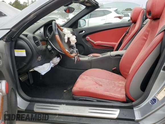✅ 2010 Mercedes-Benz SLK 300 • VIN: WDBWK5EA7AF229260 • Lot: 49476755. Listed on Copart with Not provided. Free auction sales archive from the USA and detailed vehicle history report at DreamBid. Image 7.