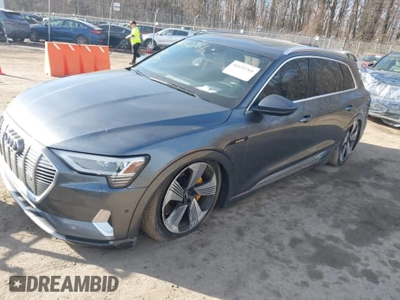 ✅ 2019 Audi e-tron Prestige • VIN: WA1VAAGE1KB006854 • Lot: 41632761. Listed on IAAI with 45,254 mi. Free auction sales archive from the USA and detailed vehicle history report at DreamBid. Image 2.