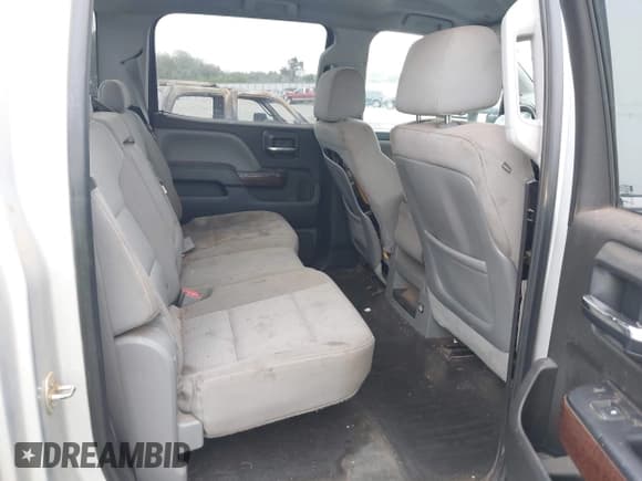 ✅ 2015 GMC Sierra 2500HD • VIN: 1GT11YE82FF603956 • Lot: 43396967. Wystawiony na IAAI z przebiegiem 328 940 mil. Bezpłatny archiwum sprzedaży aukcyjnych z USA i szczegółowy raport historii pojazdu na DreamBid. Zdjęcie 8.