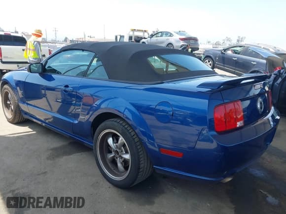 ✅ 2007 Ford Mustang GT Deluxe • VIN: 1ZVFT85H875257335 • Лот: 42489672. Опубликован ранее на IAAI с пробегом 50 334 миль. Бесплатный доступ к архиву аукционных продаж из США и подробный отчёт об истории автомобиля на DreamBid. Изображение 3.