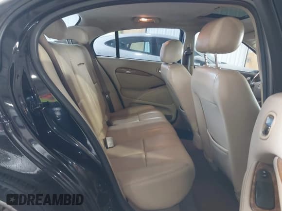 ✅ 2006 Jaguar S-Type 4.2 • VIN: SAJWA01B26HN53915 • Лот: 41560603. Опубликован ранее на IAAI с пробегом 176 860 миль. Бесплатный доступ к архиву аукционных продаж из США и подробный отчёт об истории автомобиля на DreamBid. Изображение 8.