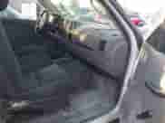 2011 Chevrolet Silverado 2500HD Work Truck z VIN 1GC0KVCG8BZ403514, wystawiony jako IAAI lot #43476303 z przebiegiem 224 583 mil mil oraz . Historia ofert i sprzedaży dostępna na DreamBid. Obrazek 5.