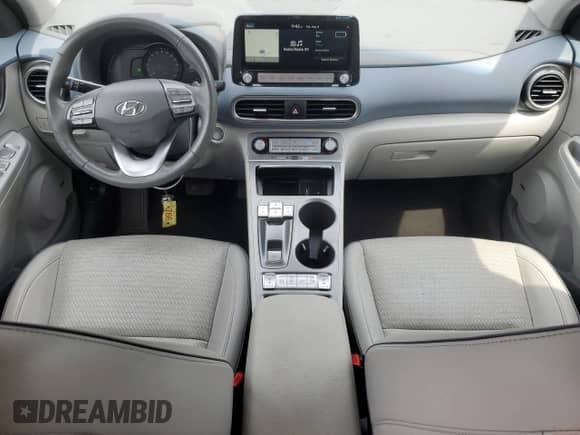 2021 Hyundai Kona Ultimate z VIN KM8K53AG3MU129948, wystawiony jako Copart lot #63136633 z przebiegiem 65 194 mil mil oraz . Historia ofert i sprzedaży dostępna na DreamBid. Obrazek 8.