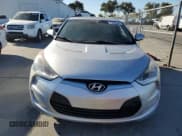 ✅ 2012 Hyundai Veloster w/Red Int • VIN: KMHTC6AD2CU036578 • Lot: 75560544. Wystawiony na Copart z przebiegiem 225 592 mil. Bezpłatny archiwum sprzedaży aukcyjnych z USA i szczegółowy raport historii pojazdu na DreamBid. Zdjęcie 5.