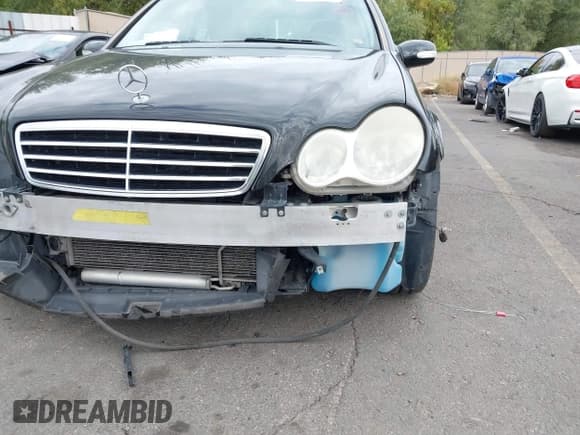 ✅ 2007 Mercedes-Benz C 230 Sport • VIN: WDBRF52H77A935136 • Lot: 43441930. Listed on IAAI with 152,222 mi. Free auction sales archive from the USA and detailed vehicle history report at DreamBid. Image 6.