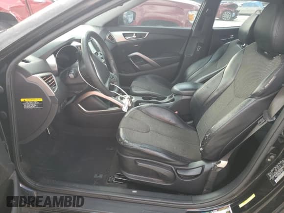 ✅ 2012 Hyundai Veloster w/Gray Int • VIN: KMHTC6AD2CU048200 • Lot: 43202785. Wystawiony na Copart z przebiegiem 198 859 mil. Bezpłatny archiwum sprzedaży aukcyjnych z USA i szczegółowy raport historii pojazdu na DreamBid. Zdjęcie 7.