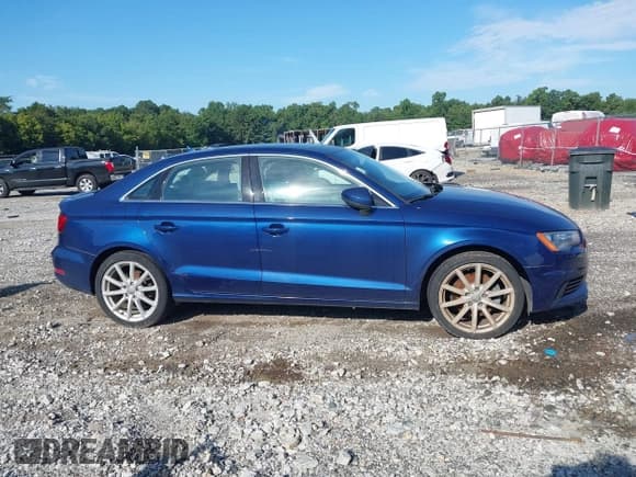 ✅ 2015 Audi A3 Premium Plus • VIN: WAUCCGFF1F1024512 • Lot: 42862981. Listed on IAAI with 173,677 mi. Free auction sales archive from the USA and detailed vehicle history report at DreamBid. Image 13.
