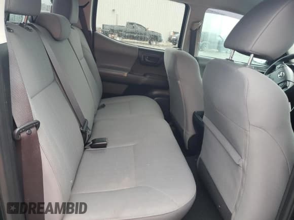 ✅ 2019 Toyota Tacoma SR • VIN: 5TFAX5GN5KX162795 • Лот: 83941785. Опубликован ранее на Copart с пробегом 165 530 миль. Бесплатный доступ к архиву аукционных продаж из США и подробный отчёт об истории автомобиля на DreamBid. Изображение 10.