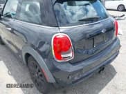 ✅ 2017 MINI Hardtop Cooper S • VIN: WMWXP7C57H2A45348 • Lot: 42261812. Wystawiony na IAAI z przebiegiem 117 165 mil. Bezpłatny archiwum sprzedaży aukcyjnych z USA i szczegółowy raport historii pojazdu na DreamBid. Zdjęcie 17.