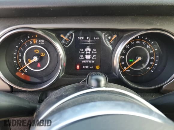 ✅ 2020 Jeep Gladiator Sport S • VIN: 1C6HJTAG2LL142325 • Lot: 71490685. Listed on Copart with 92,981 mi. Free auction sales archive from the USA and detailed vehicle history report at DreamBid. Image 9.