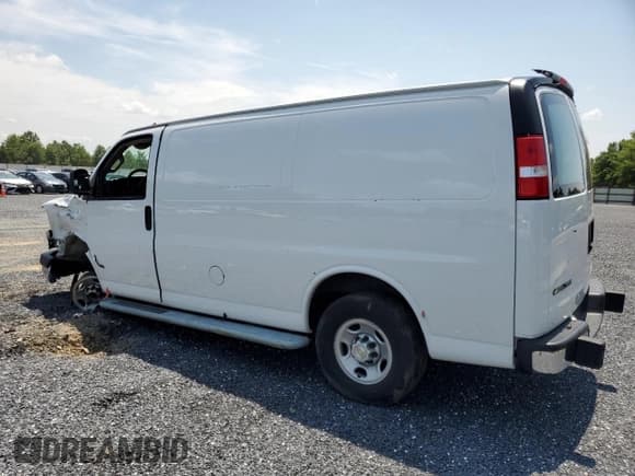 ✅ 2021 Chevrolet Express Cargo • VIN: 1GCWGAF73M1226274 • Lot: 60321655. Wystawiony na Copart z przebiegiem 9 039 mil. Bezpłatny archiwum sprzedaży aukcyjnych z USA i szczegółowy raport historii pojazdu na DreamBid. Zdjęcie 2.