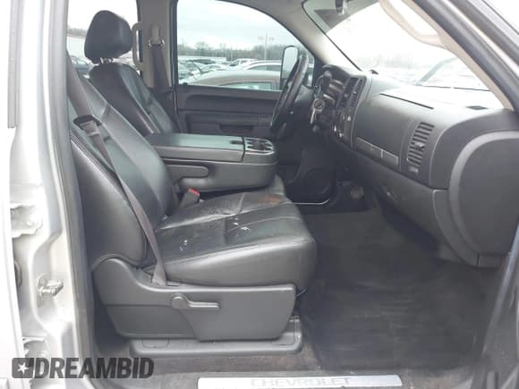 ✅ 2014 Chevrolet Silverado 2500HD LT • VIN: 1GC1KXC84EF139965 • Lot: 41466930. Listed on IAAI with 206,748 mi. Free auction sales archive from the USA and detailed vehicle history report at DreamBid. Image 5.