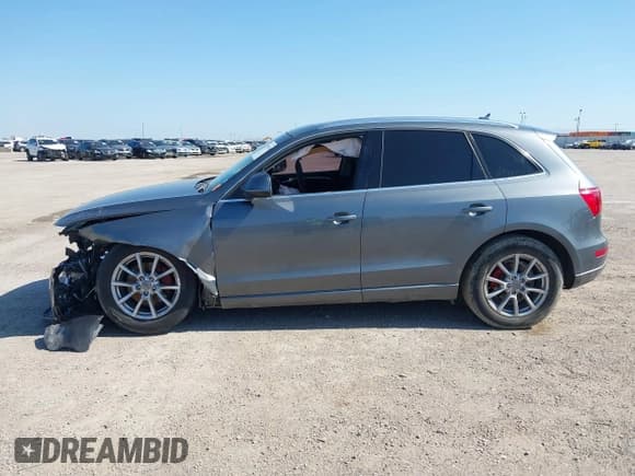 ✅ 2012 Audi Q5 Premium • VIN: WA1CFAFP7CA107125 • Lot: 41994340. Listed on IAAI with 120,575 mi. Free auction sales archive from the USA and detailed vehicle history report at DreamBid. Image 15.