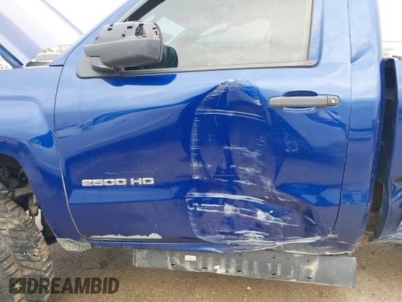 ✅ 2015 Chevrolet Silverado 2500HD Work Truck • VIN: 1GC0CUEG0FZ105243 • Lot: 41379638. Wystawiony na IAAI z przebiegiem 206 104 mil. Bezpłatny archiwum sprzedaży aukcyjnych z USA i szczegółowy raport historii pojazdu na DreamBid. Zdjęcie 19.