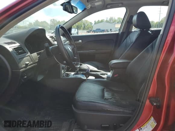 ✅ 2011 Mercury Milan Premier • VIN: 3MEHM0JG6BR600557 • Lot: 84250125. Wystawiony na Copart z przebiegiem 168 234 mil. Bezpłatny archiwum sprzedaży aukcyjnych z USA i szczegółowy raport historii pojazdu na DreamBid. Zdjęcie 7.