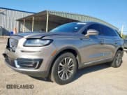 ✅ 2020 Lincoln Nautilus Standard • VIN: 2LMPJ8J9XLBL28052 • Лот: 90377815. Опубликован ранее на Copart с пробегом 112 630 миль. Бесплатный доступ к архиву аукционных продаж из США и подробный отчёт об истории автомобиля на DreamBid. Изображение 1.